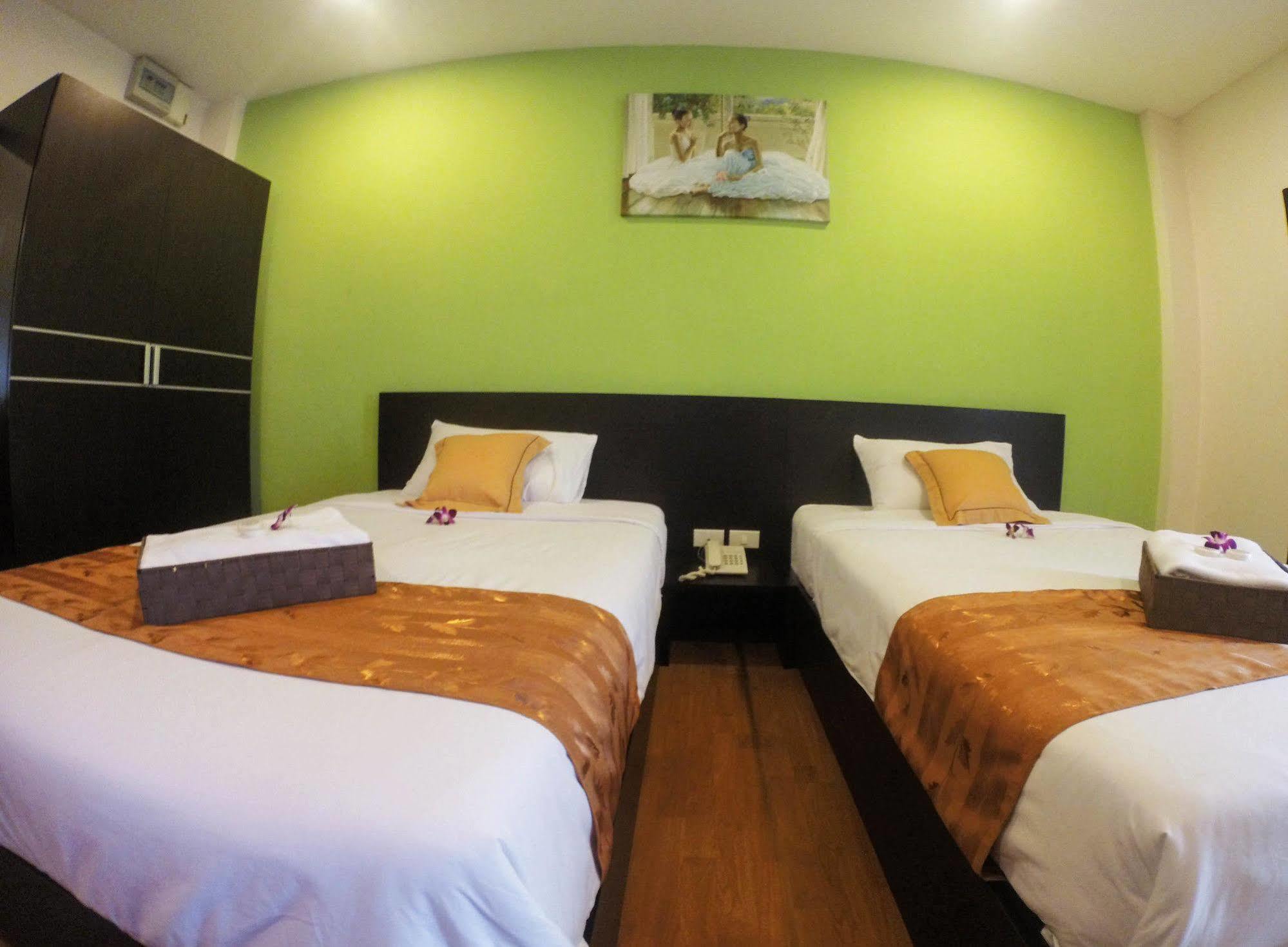 The Irish Clock Hotell Udon Thani Exteriör bild