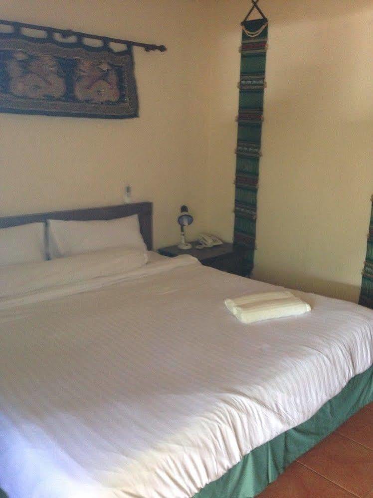 The Irish Clock Hotell Udon Thani Exteriör bild
